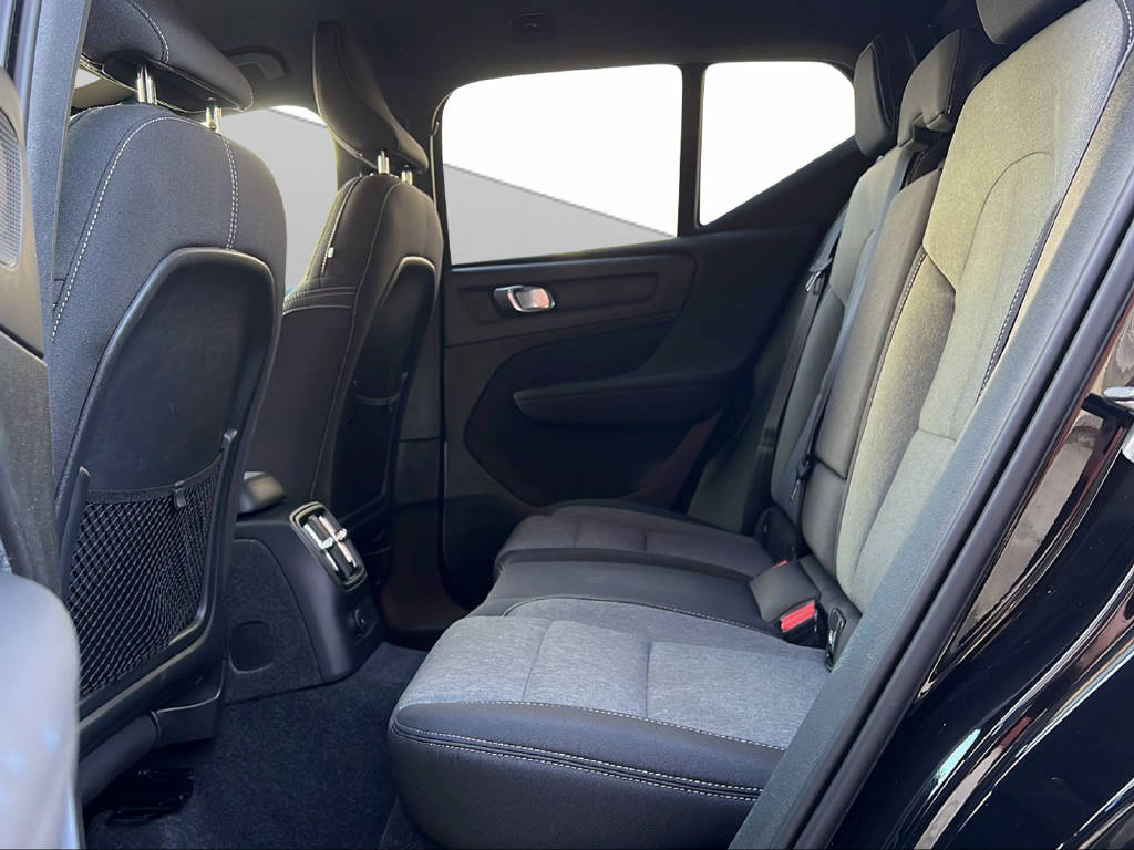 VOLVO XC40 1.5 T4 PiH Plus Dark-image-10
