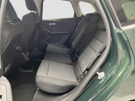 BMW 218d Active Tourer DKG-image-9