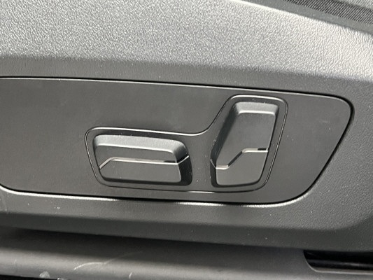BMW 218d Active Tourer DKG-image-12