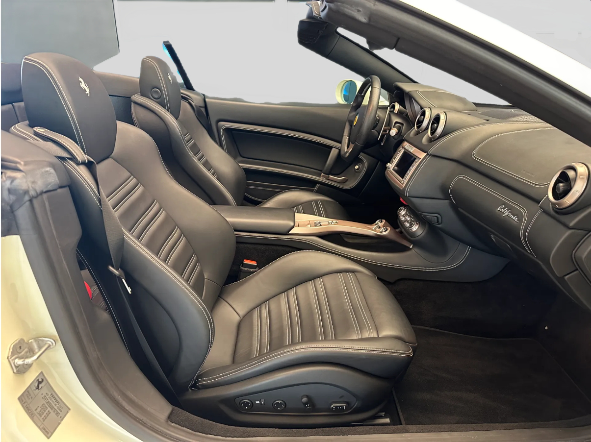 FERRARI California Trenta 490 cv-image-10