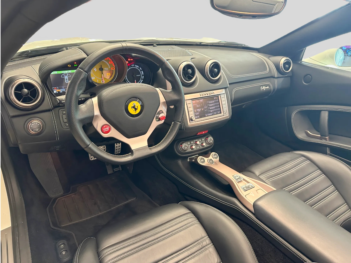 FERRARI California Trenta 490 cv-image-9