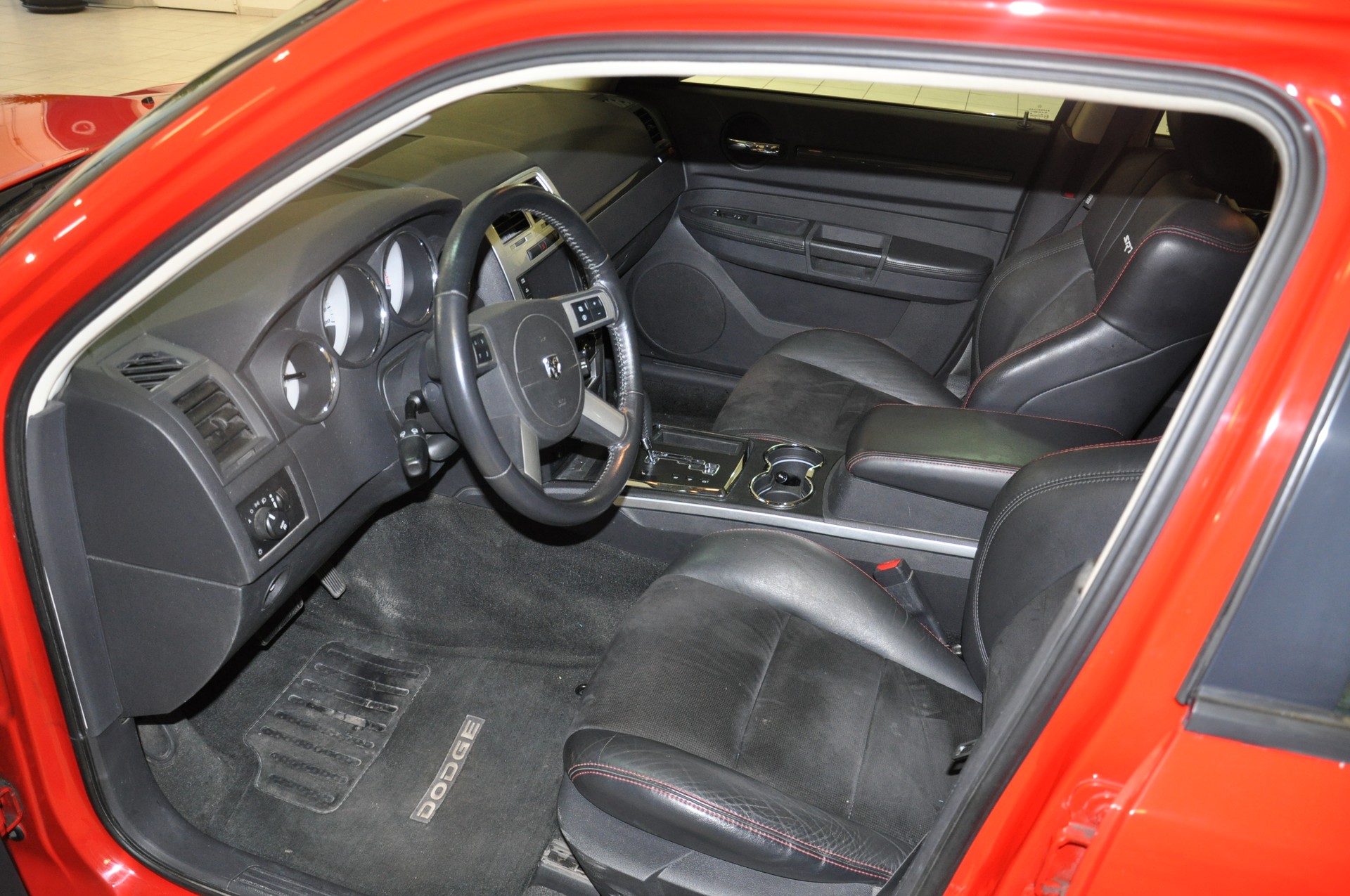 DODGE SRT-8  6.1-image-5