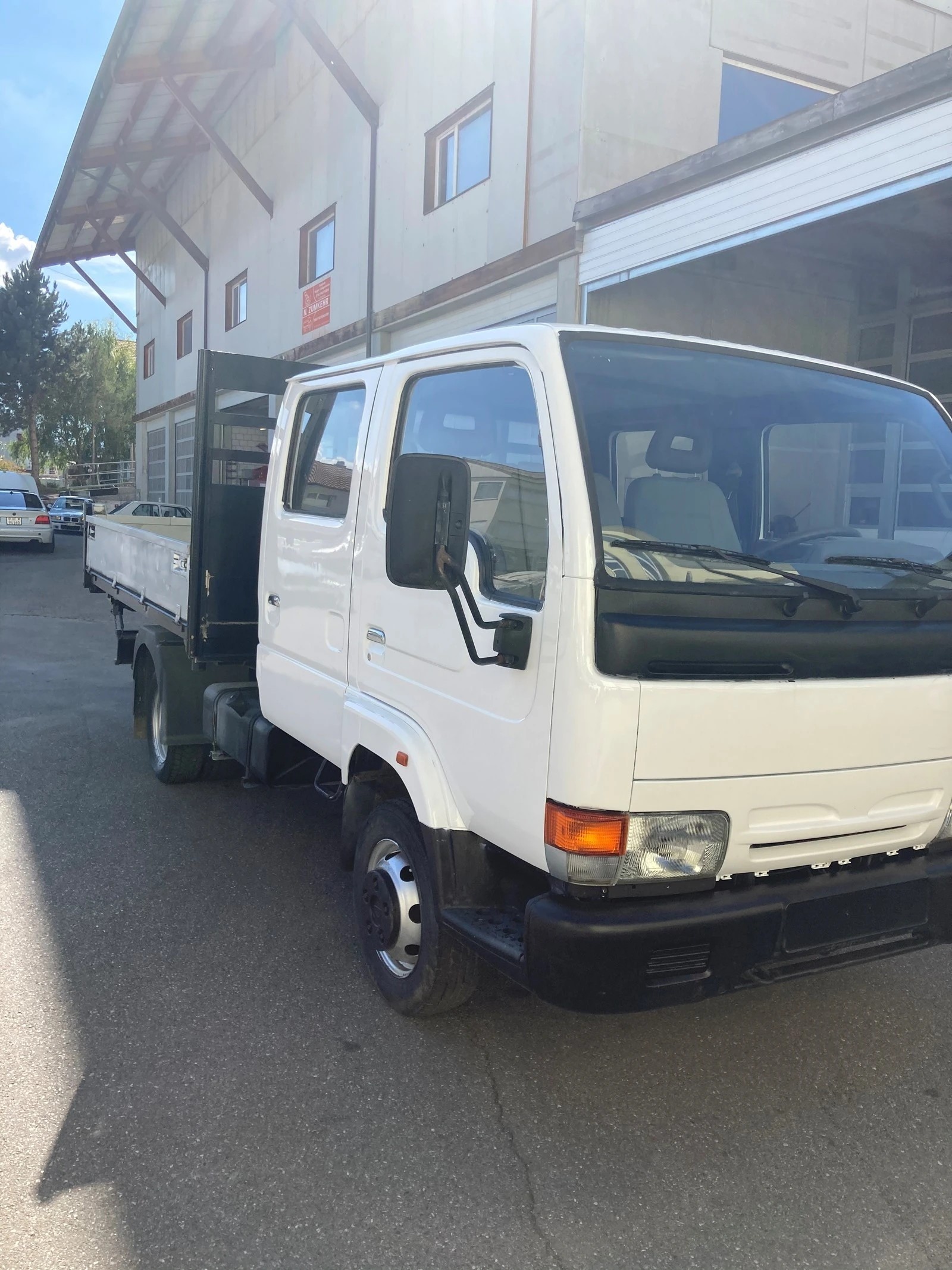 NISSAN Cabstar 2.5D-showroom-element-1
