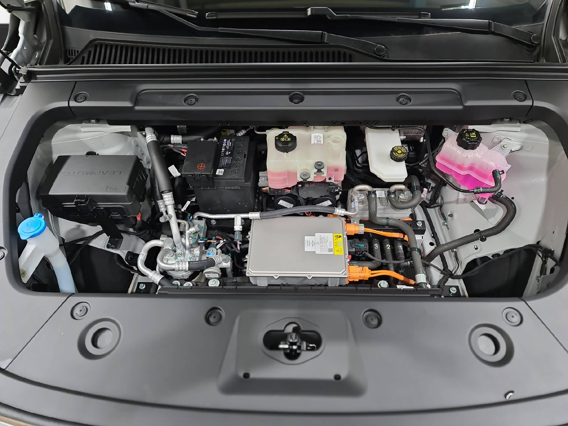 LEAPMOTOR C10 EV-image-12