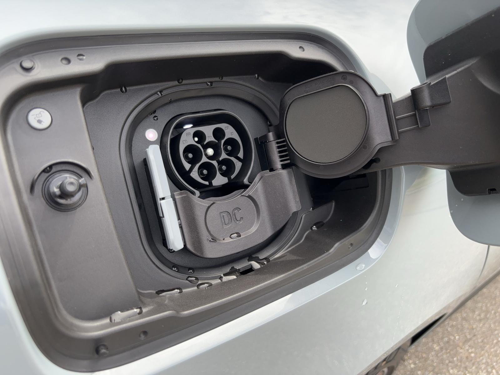 BMW i4 xDrive 40 M Sport Pro-image-17