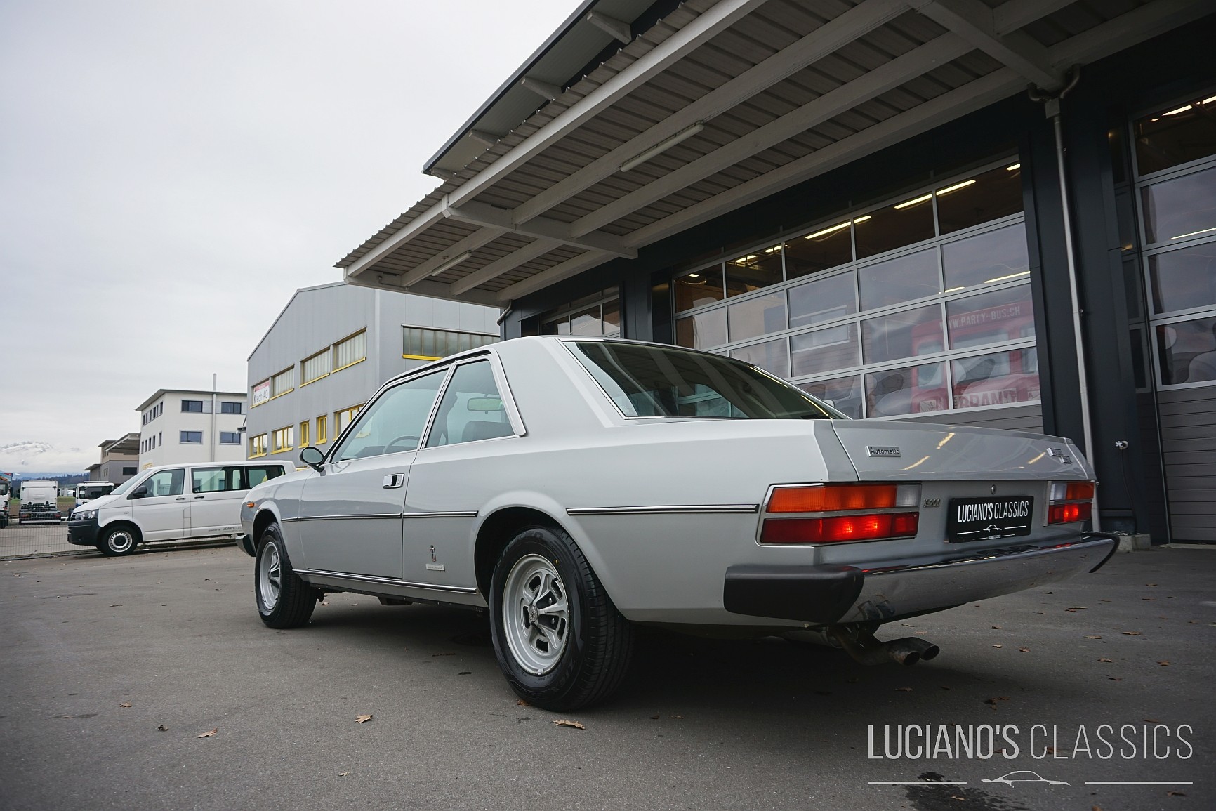 FIAT 130 Coupé-showroom-element-2