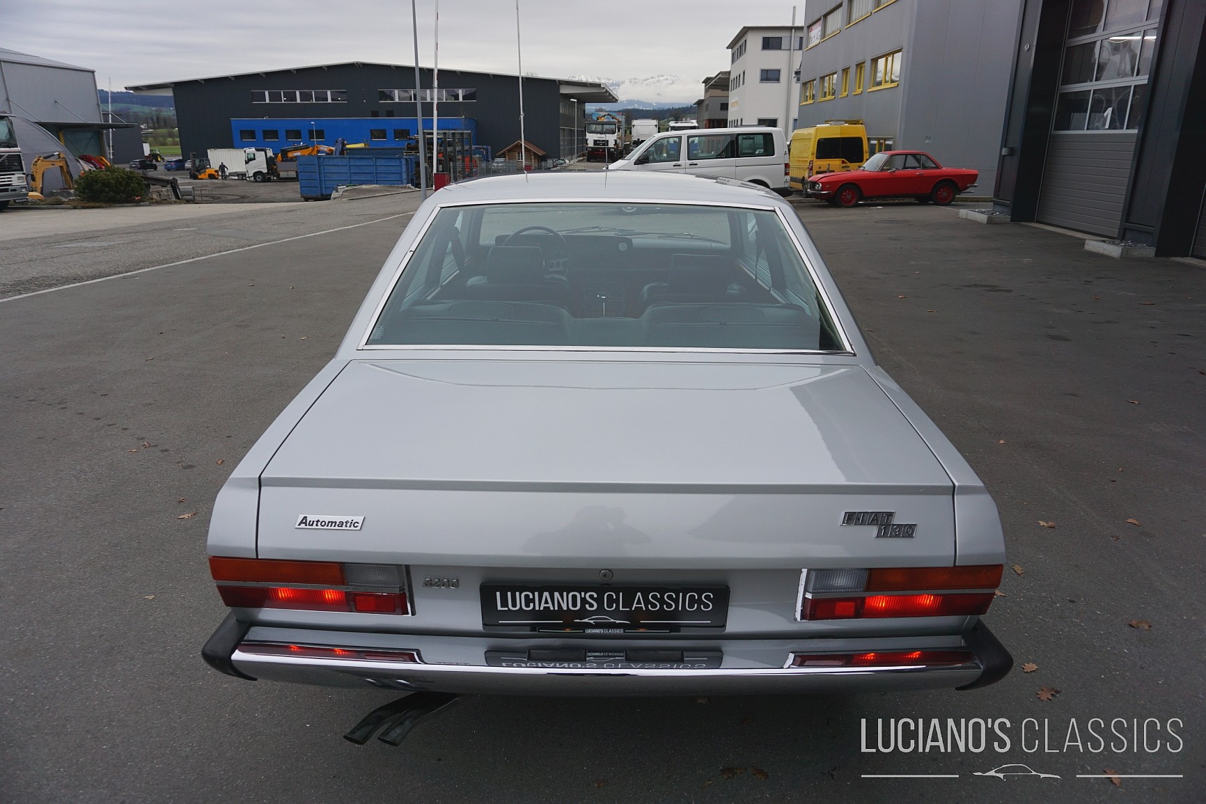 FIAT 130 Coupé-showroom-element-3