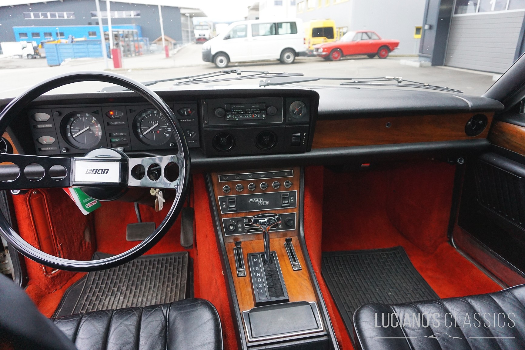 FIAT 130 Coupé-image-24