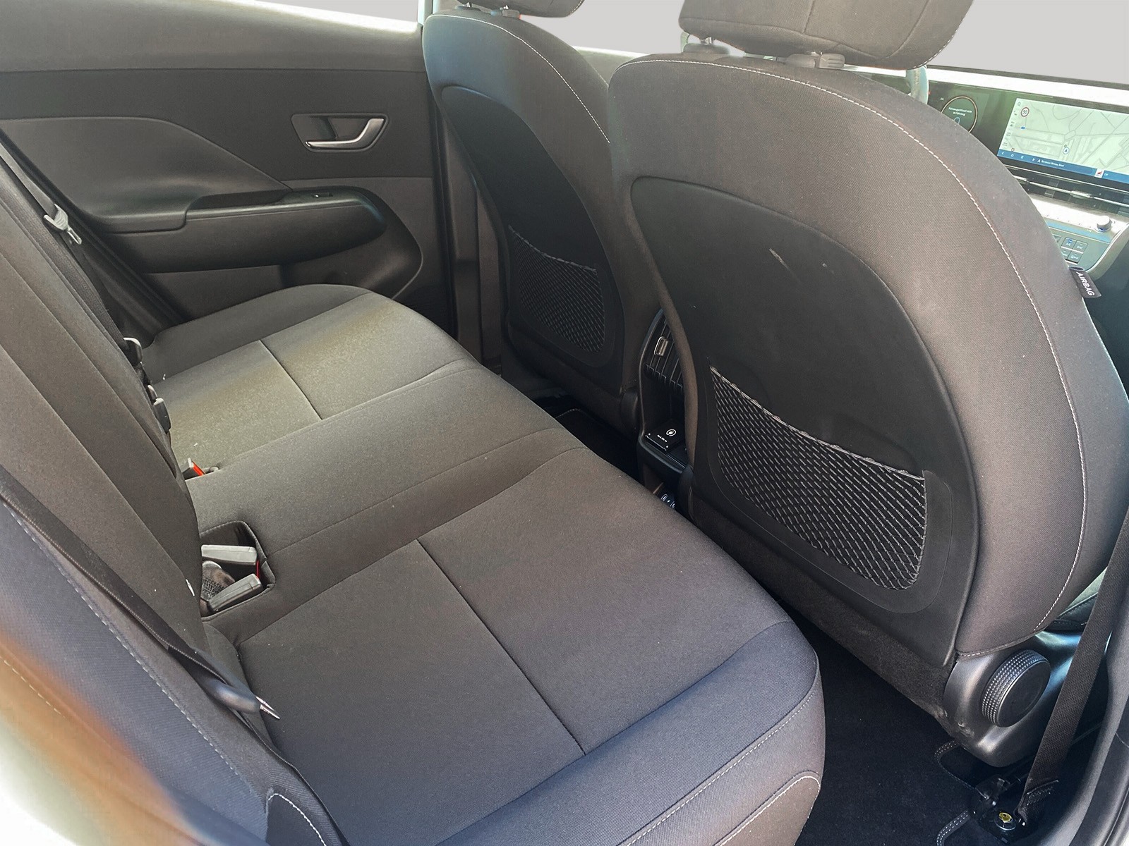HYUNDAI Kona EV 65.4 kWh Origo-image-12