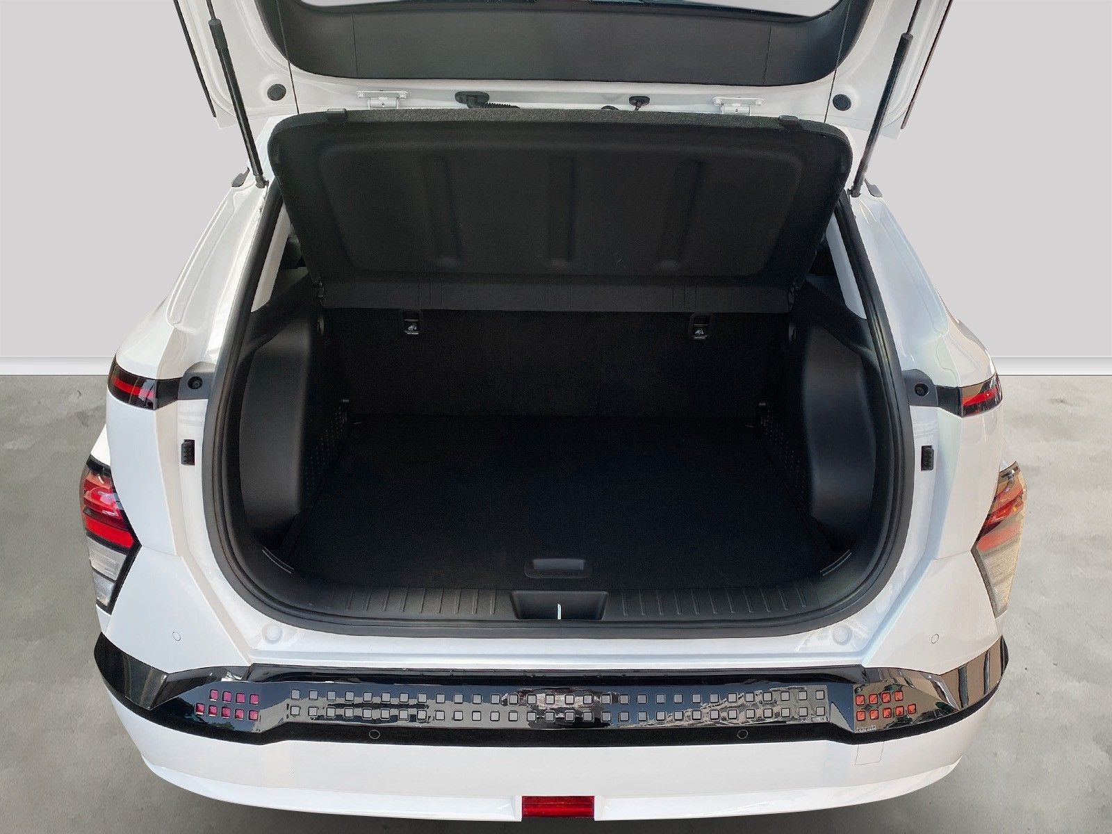 HYUNDAI Kona EV 65.4 kWh Origo-image-13