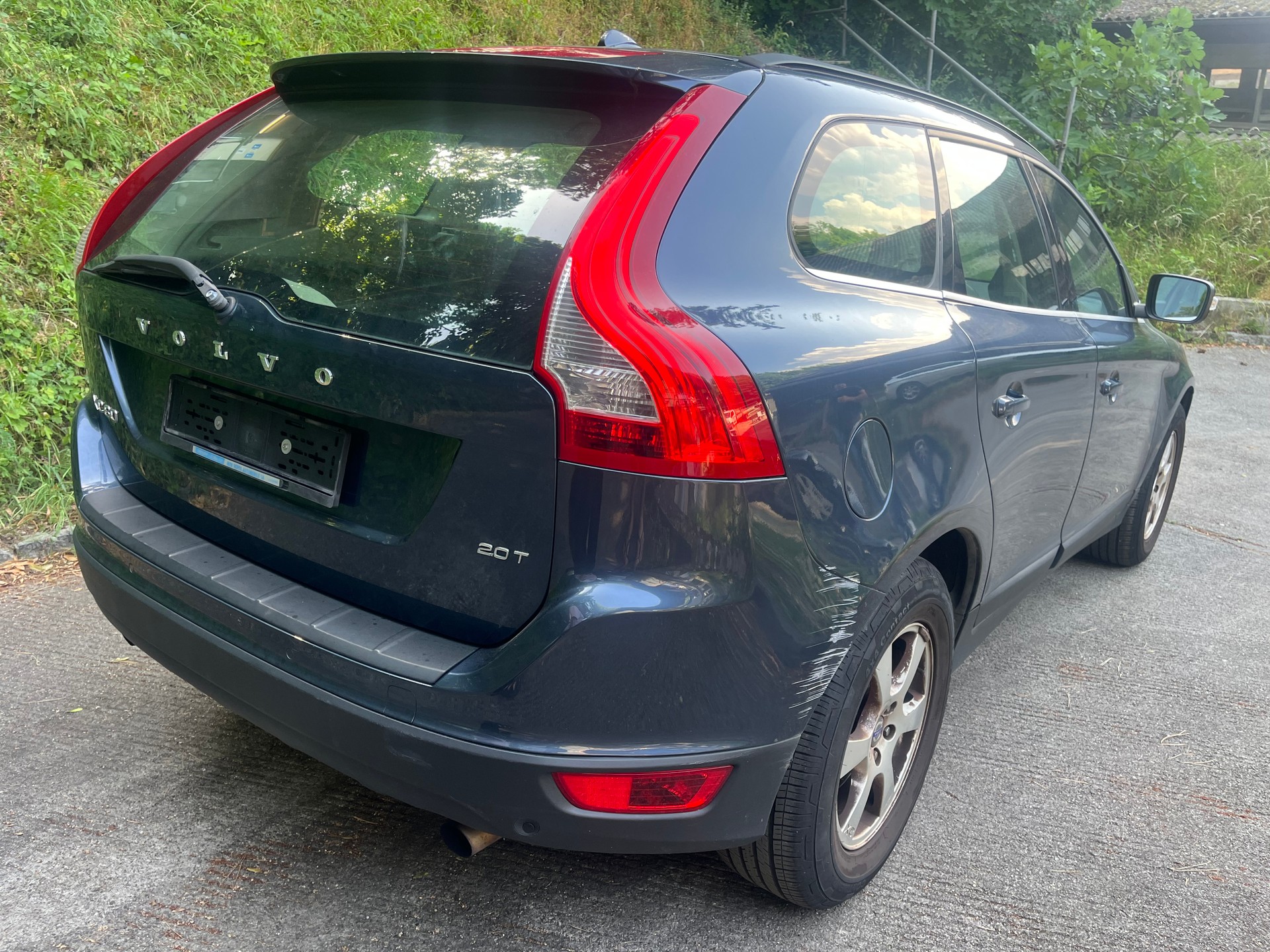 VOLVO XC60 2.0T Momentum Powershift-image-11