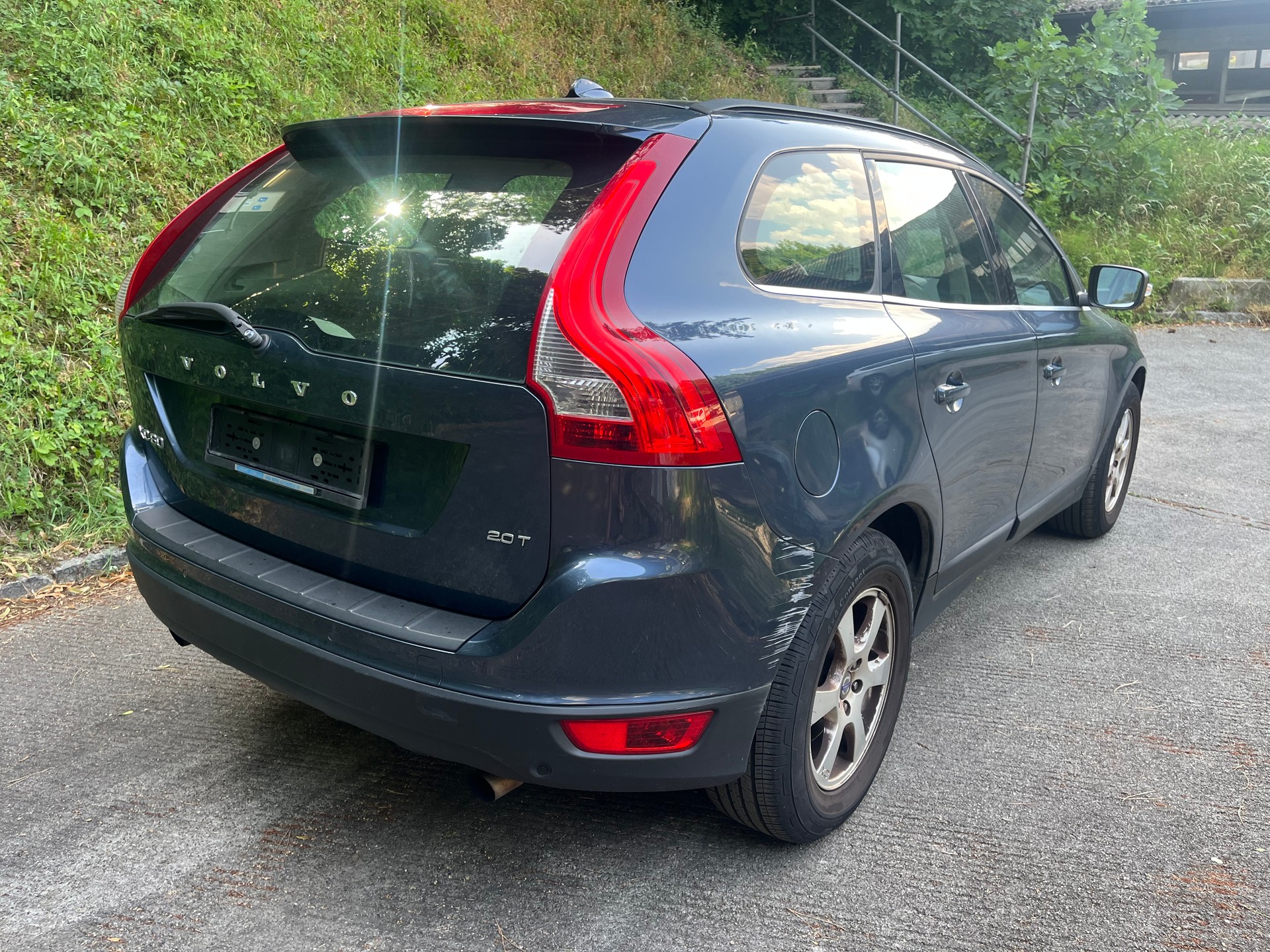 VOLVO XC60 2.0T Momentum Powershift-image-3