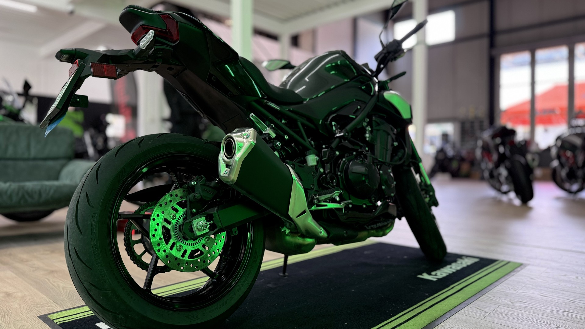 KAWASAKI Z 900-showroom-element-3