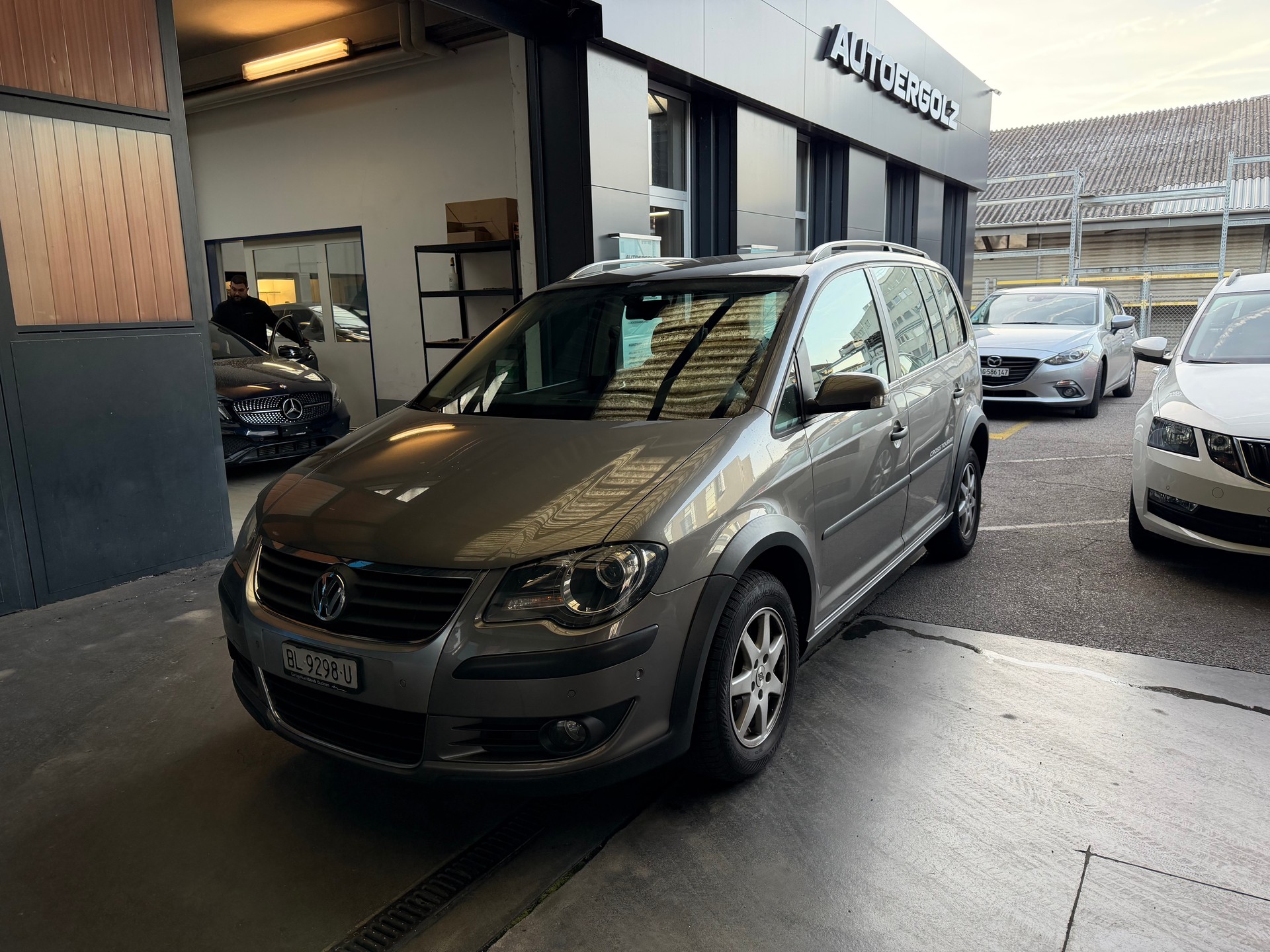 VW CrossTouran 2.0 TDI-image-0
