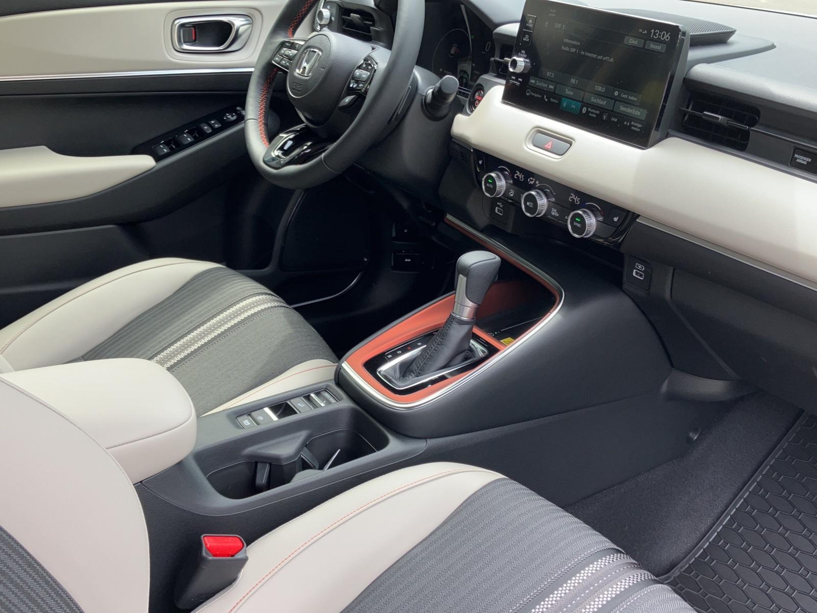 HONDA HR-V 1.5 i-MMD Advance Style-image-10