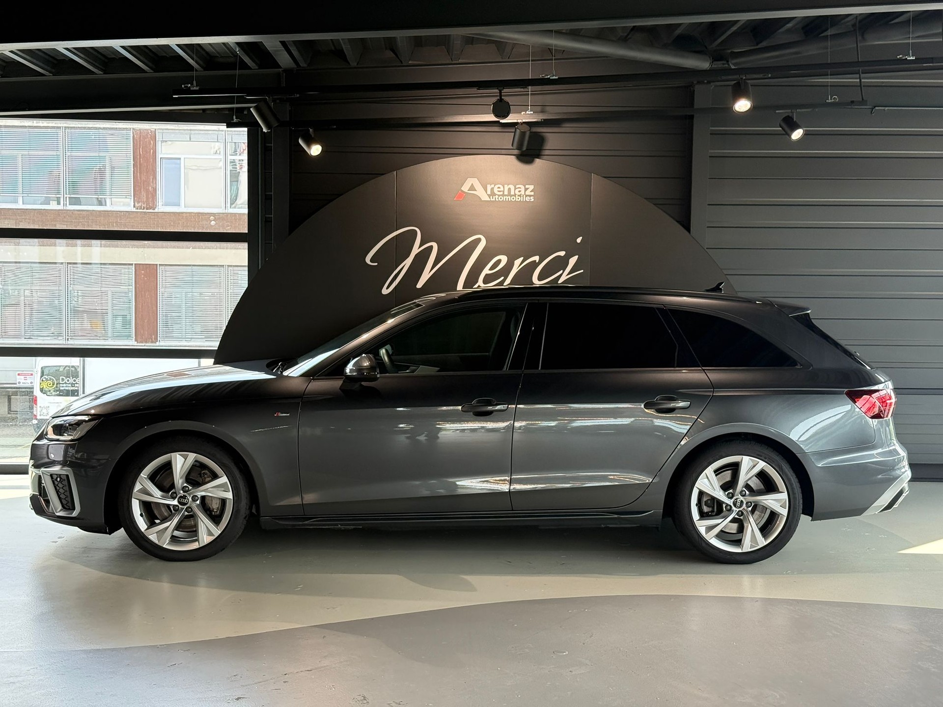 AUDI A4 Avant 45 TFSI S line S-tronic quattro-image-1