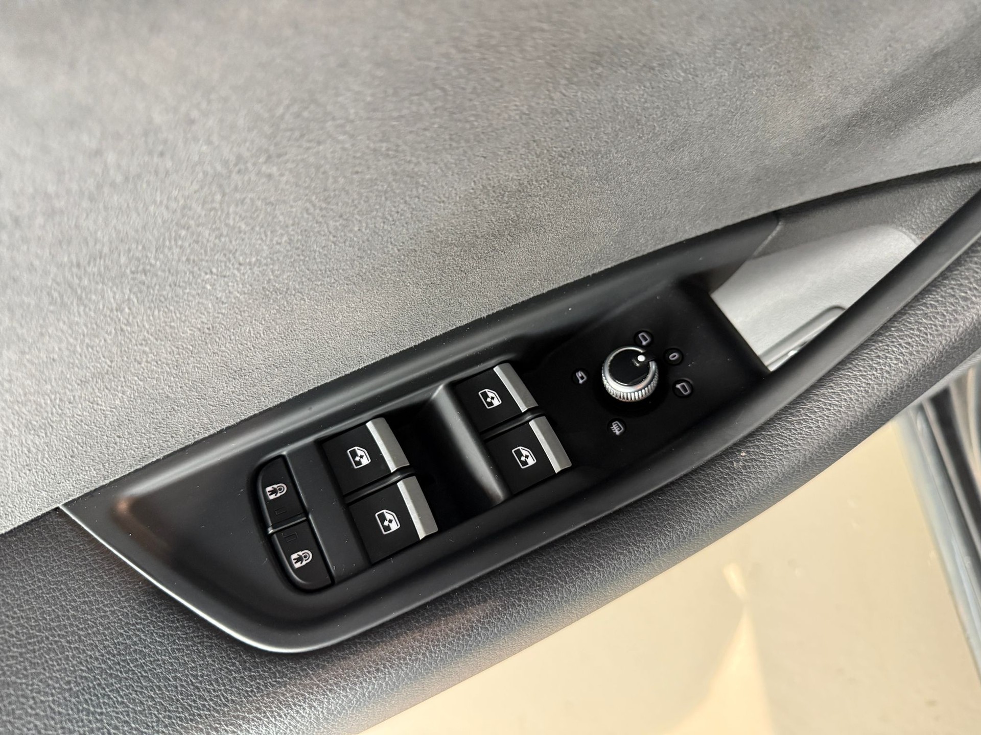 AUDI A4 Avant 45 TFSI S line S-tronic quattro-image-20