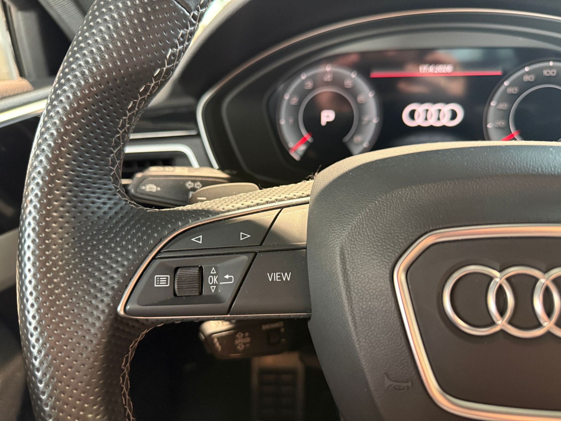 AUDI A4 Avant 45 TFSI S line S-tronic quattro-image-12