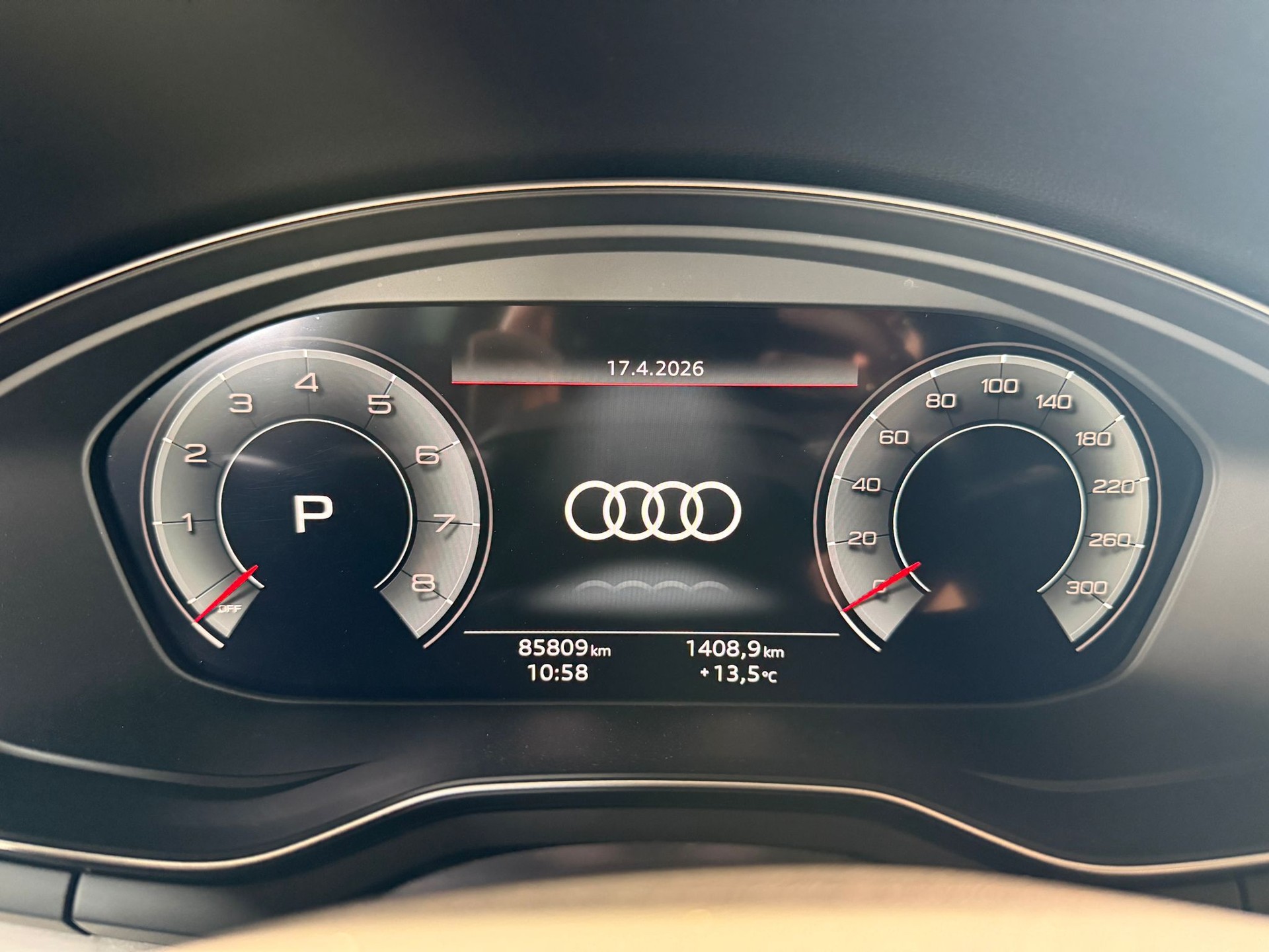 AUDI A4 Avant 45 TFSI S line S-tronic quattro-image-14