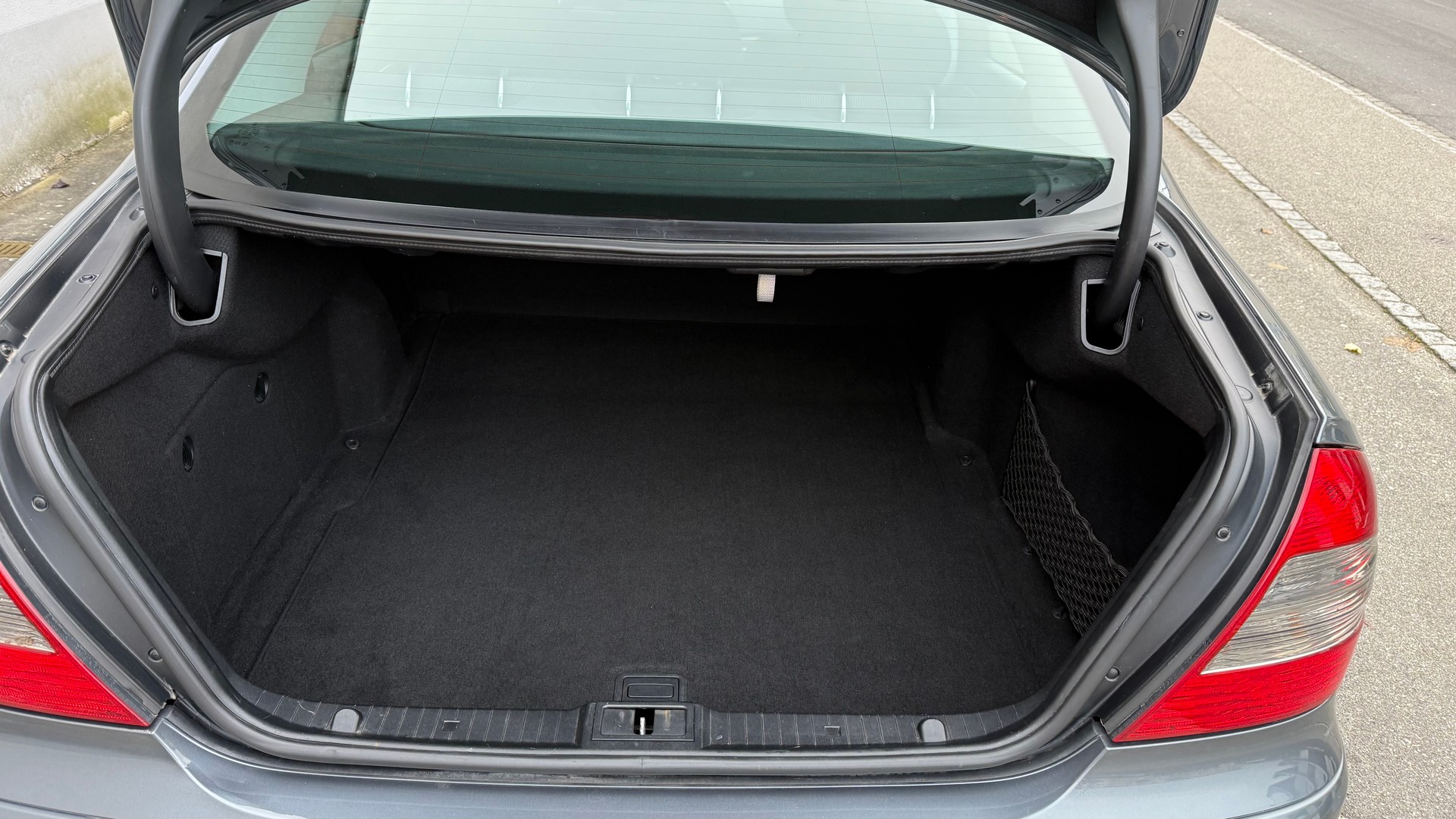 MERCEDES-BENZ E 200 Kompressor Avantgarde-image-11