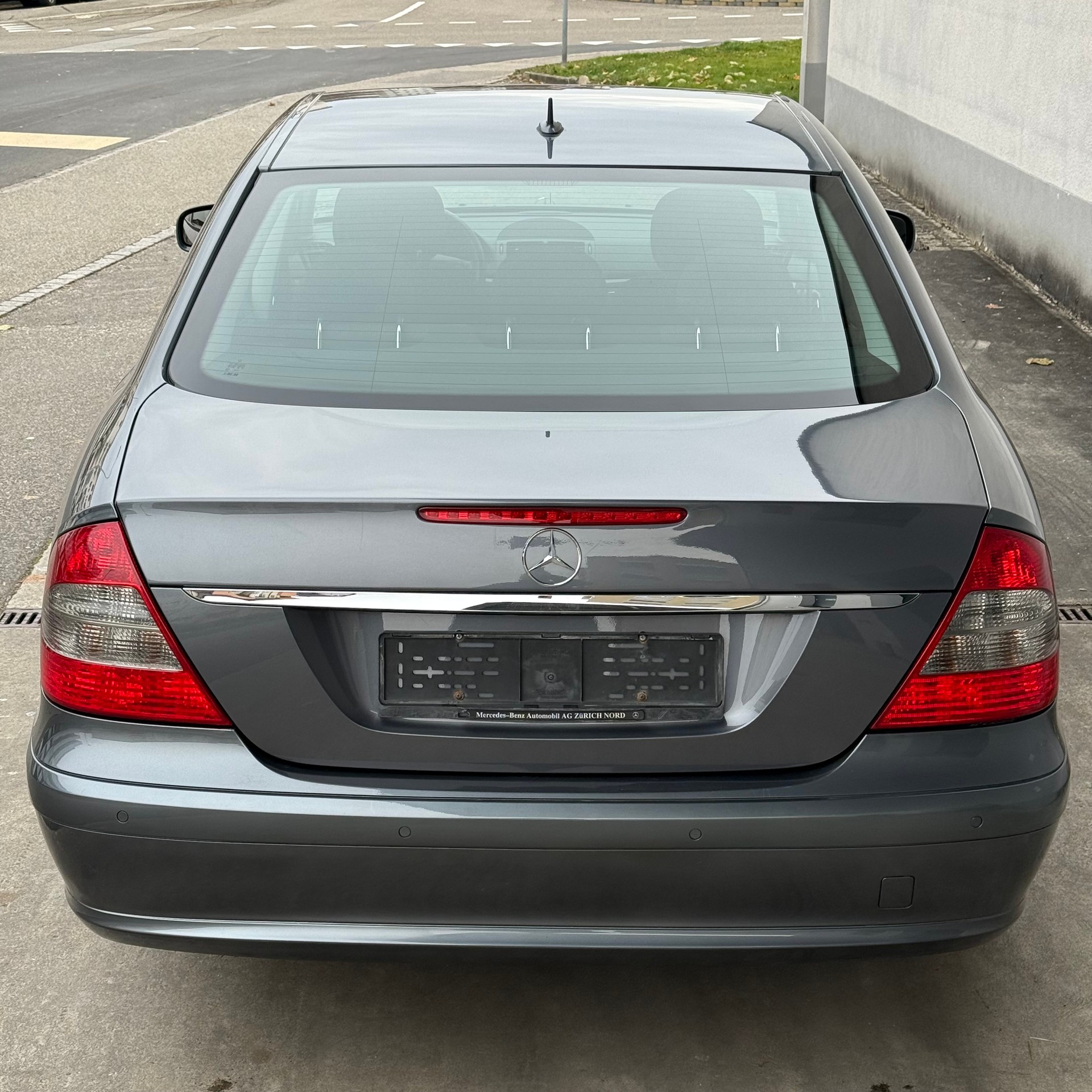 MERCEDES-BENZ E 200 Kompressor Avantgarde-image-4