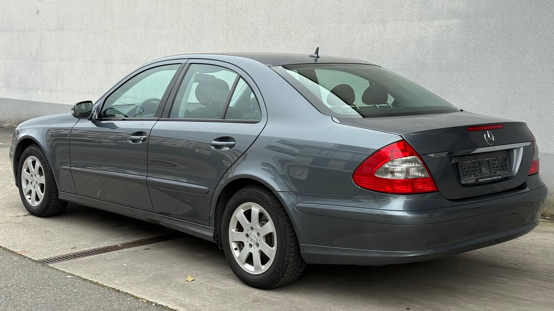 MERCEDES-BENZ E 200 Kompressor Avantgarde-image-3