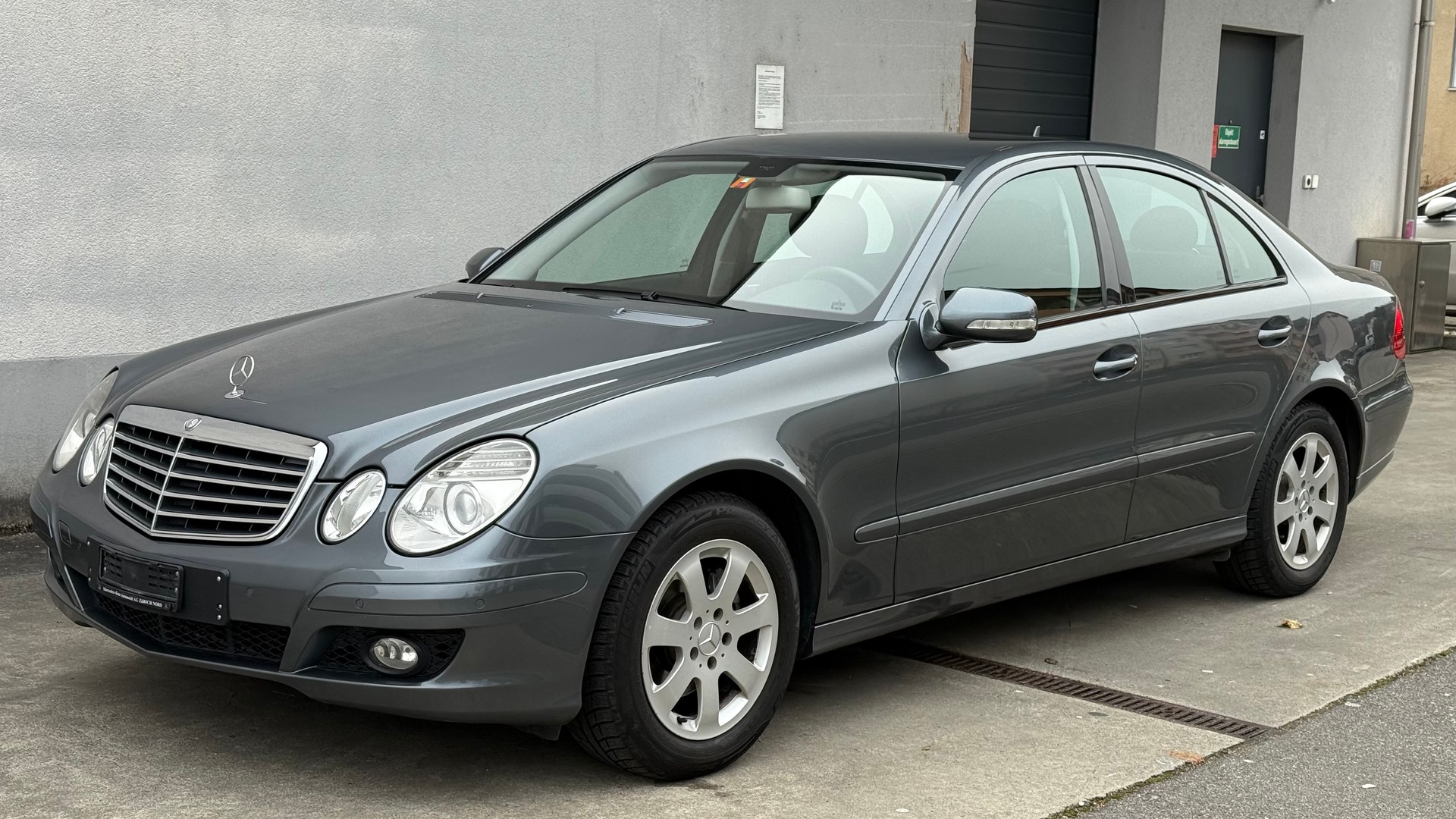 MERCEDES-BENZ E 200 Kompressor Avantgarde-image-0