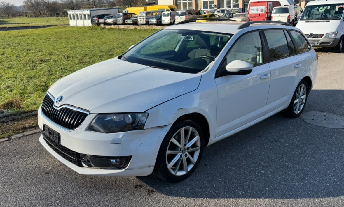 SKODA Octavia Combi 1.4 TSI Elegance-image-1