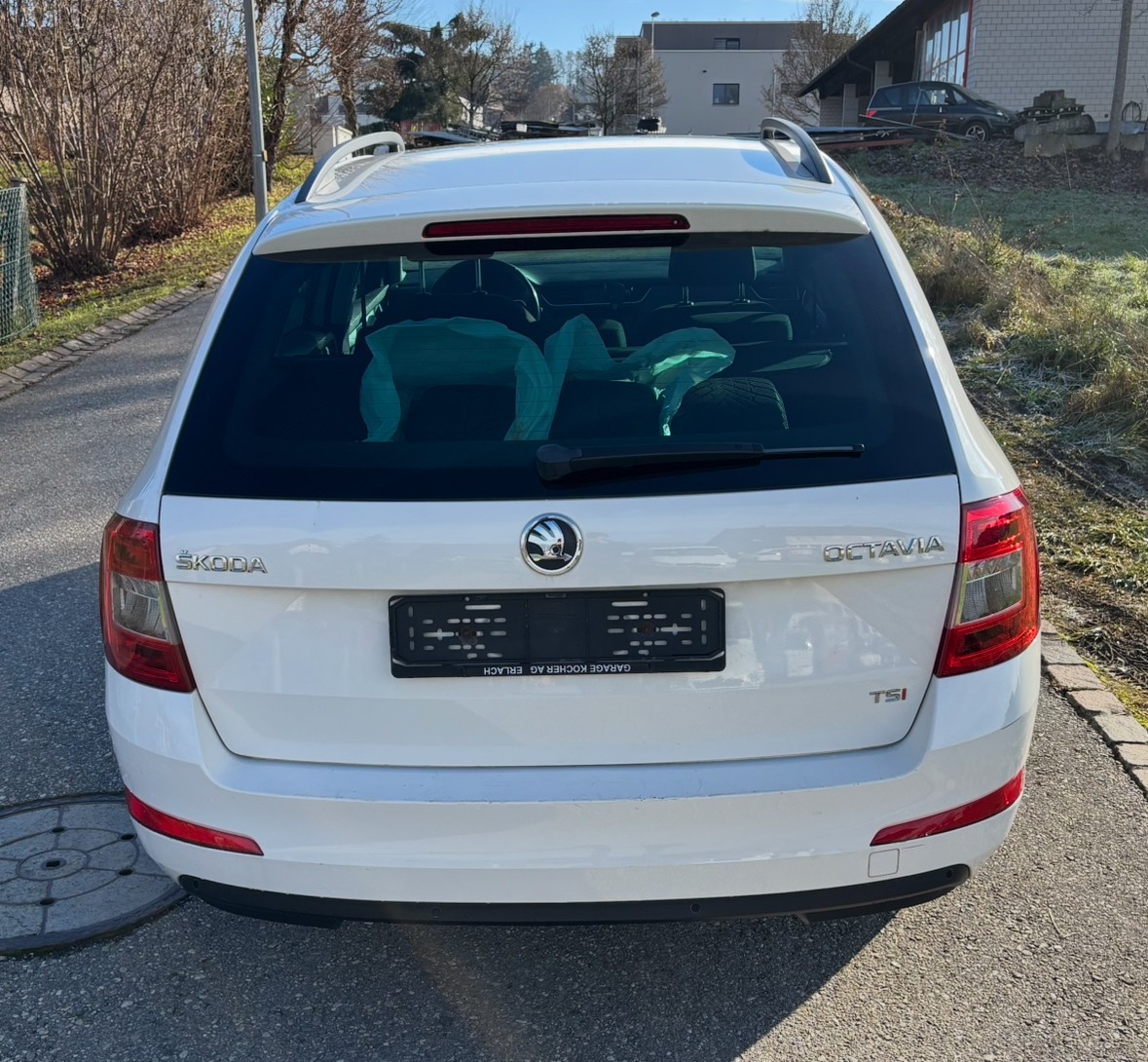 SKODA Octavia Combi 1.4 TSI Elegance-image-6