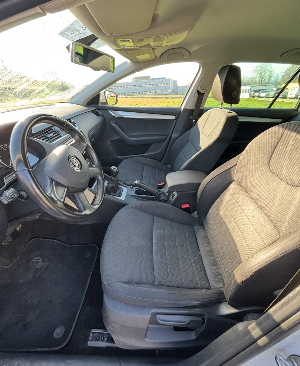 SKODA Octavia Combi 1.4 TSI Elegance-image-12