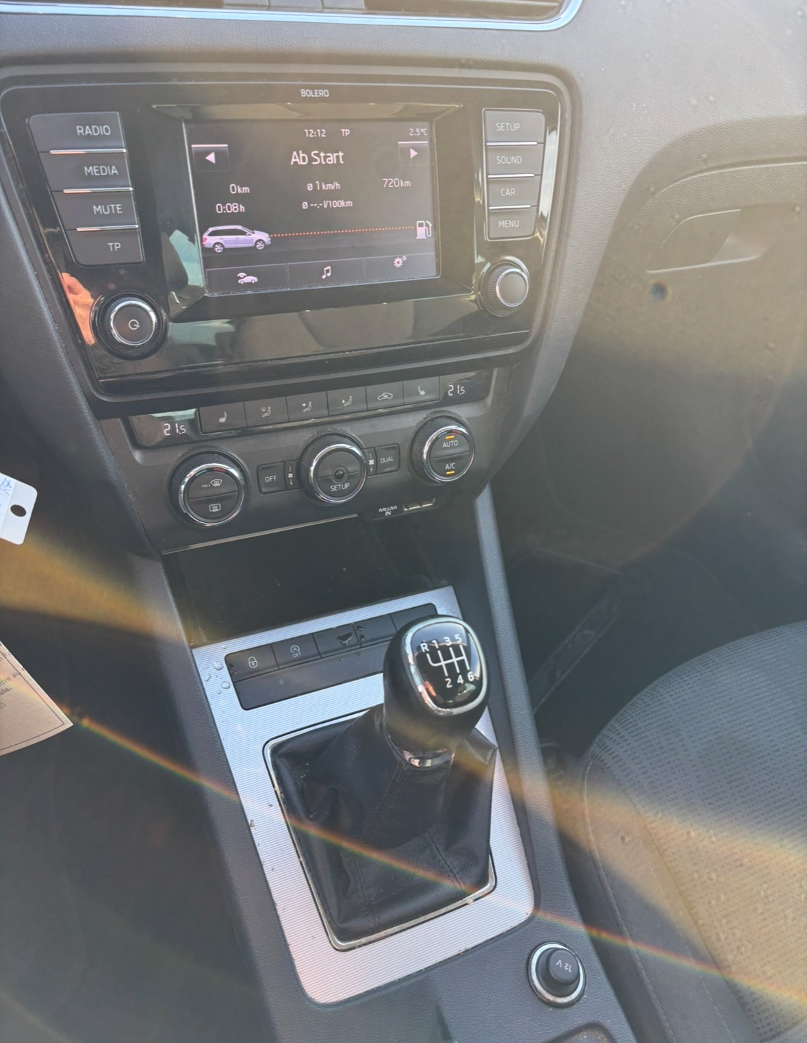 SKODA Octavia Combi 1.4 TSI Elegance-image-14
