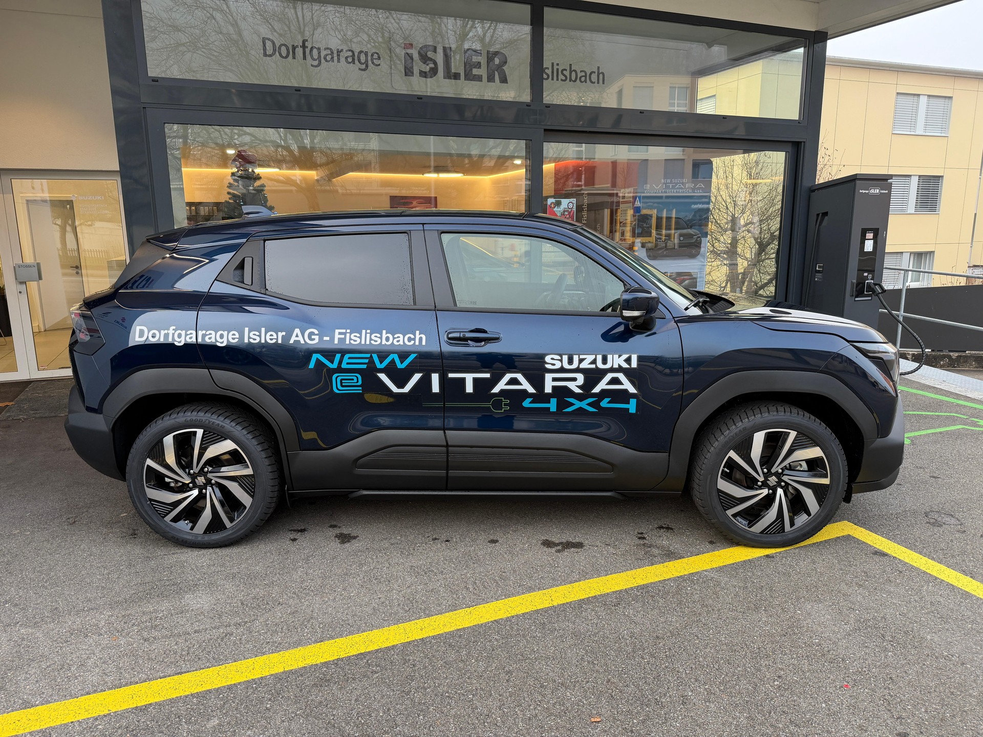 SUZUKI e Vitara Compact Top 4x4-image-1