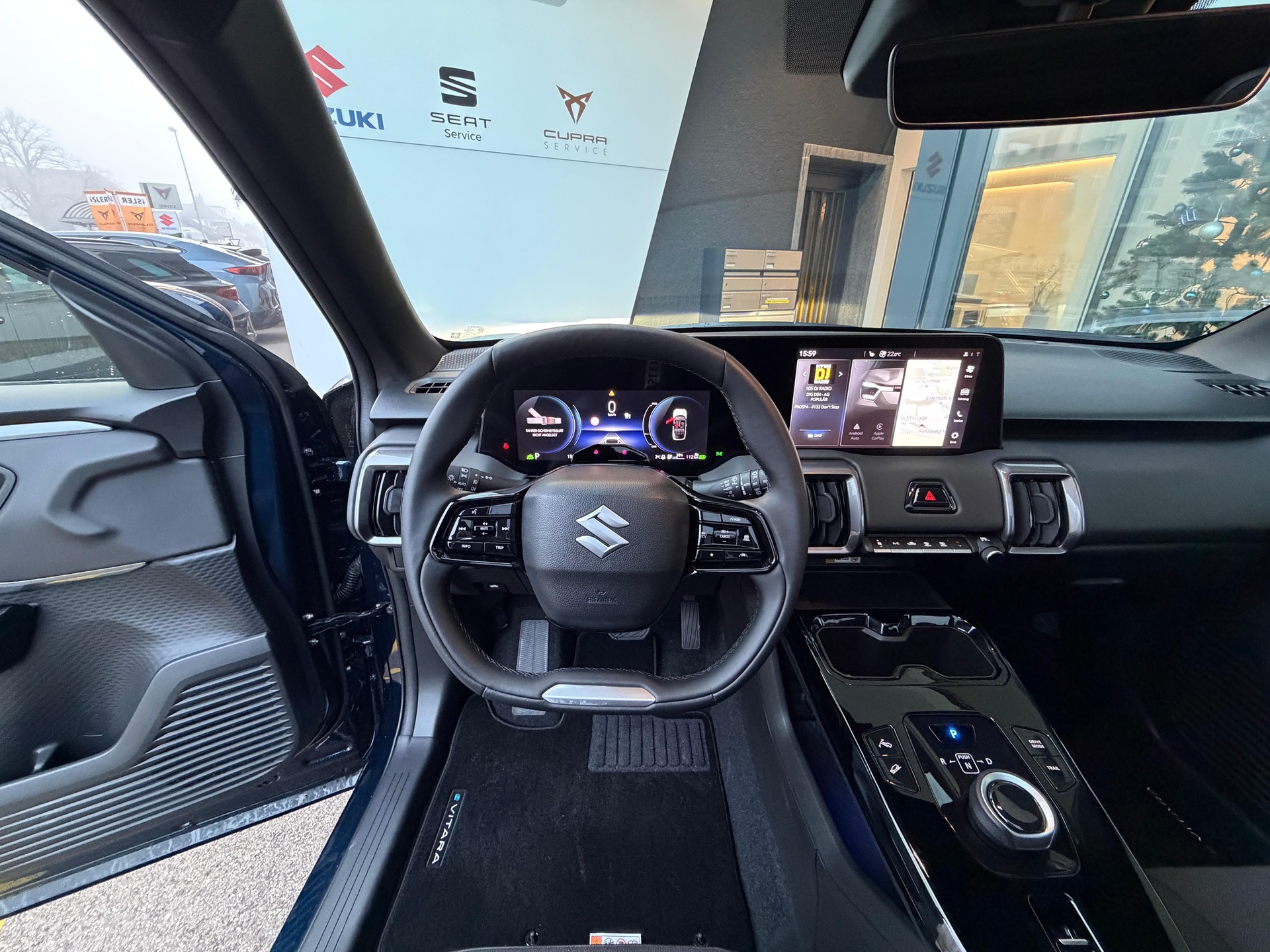 SUZUKI e Vitara Compact Top 4x4-image-11