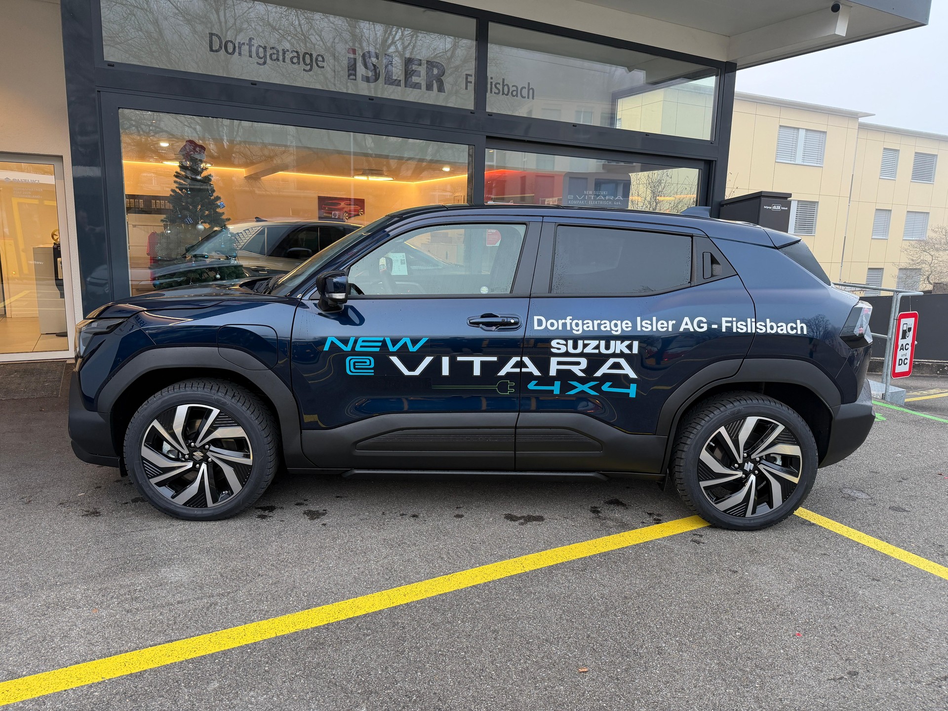 SUZUKI e Vitara Compact Top 4x4-image-4