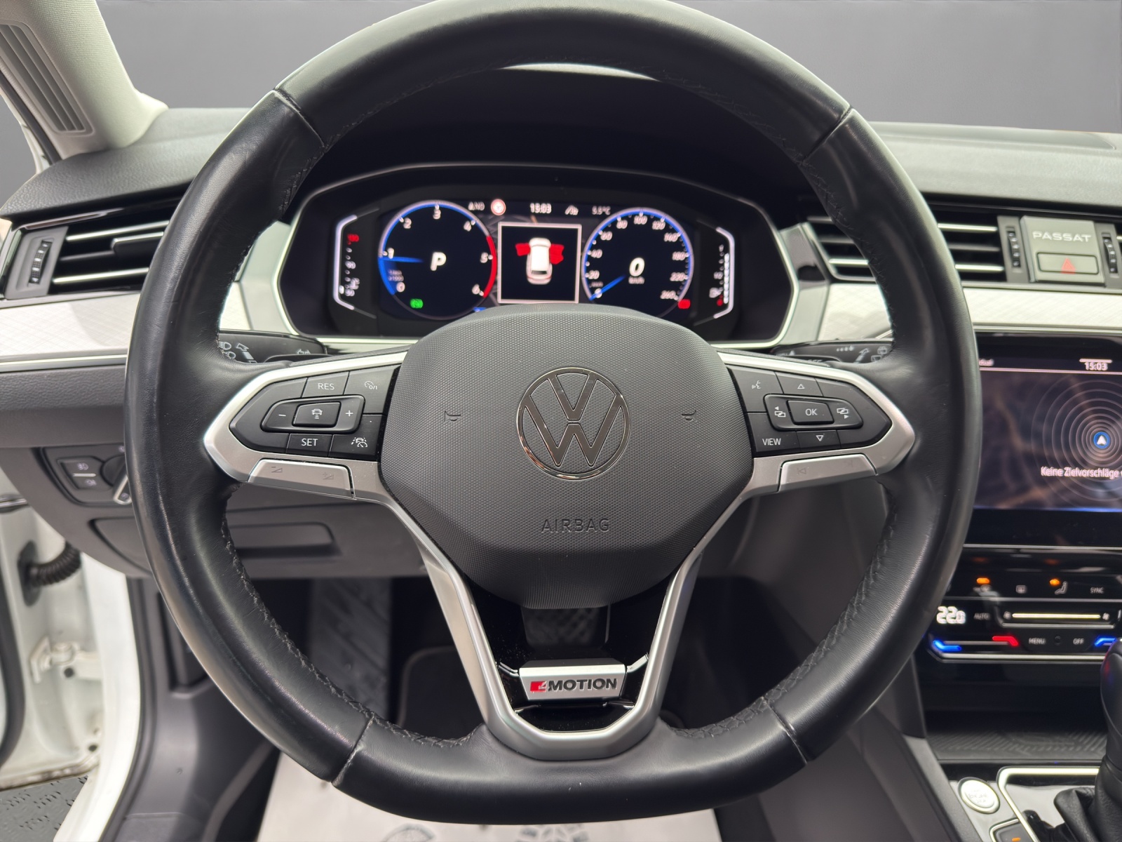 VW Passat 2.0 TDI BMT Business 4Motion DSG-image-9