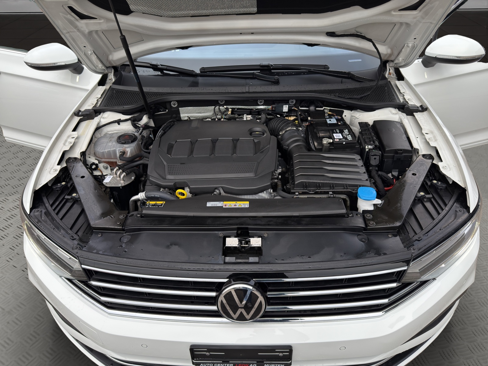 VW Passat 2.0 TDI BMT Business 4Motion DSG-image-19