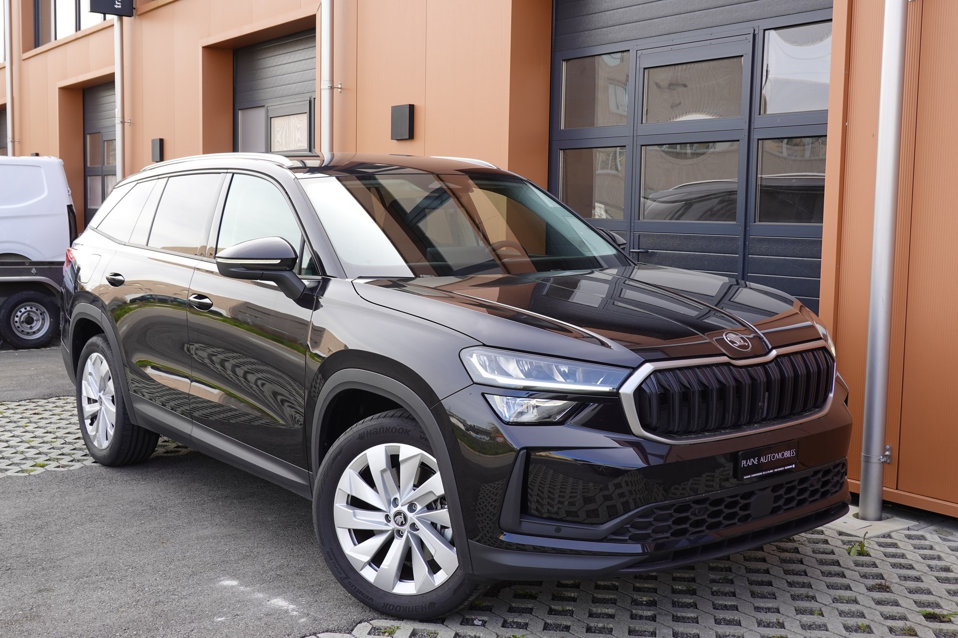 SKODA Kodiaq 1.5 TSI mHEV Selection - "Son Premium * Sièges Elect. avec mémoire * Hayon Elect. * Caméra + Capteurs * Jantes 19' "-image-4