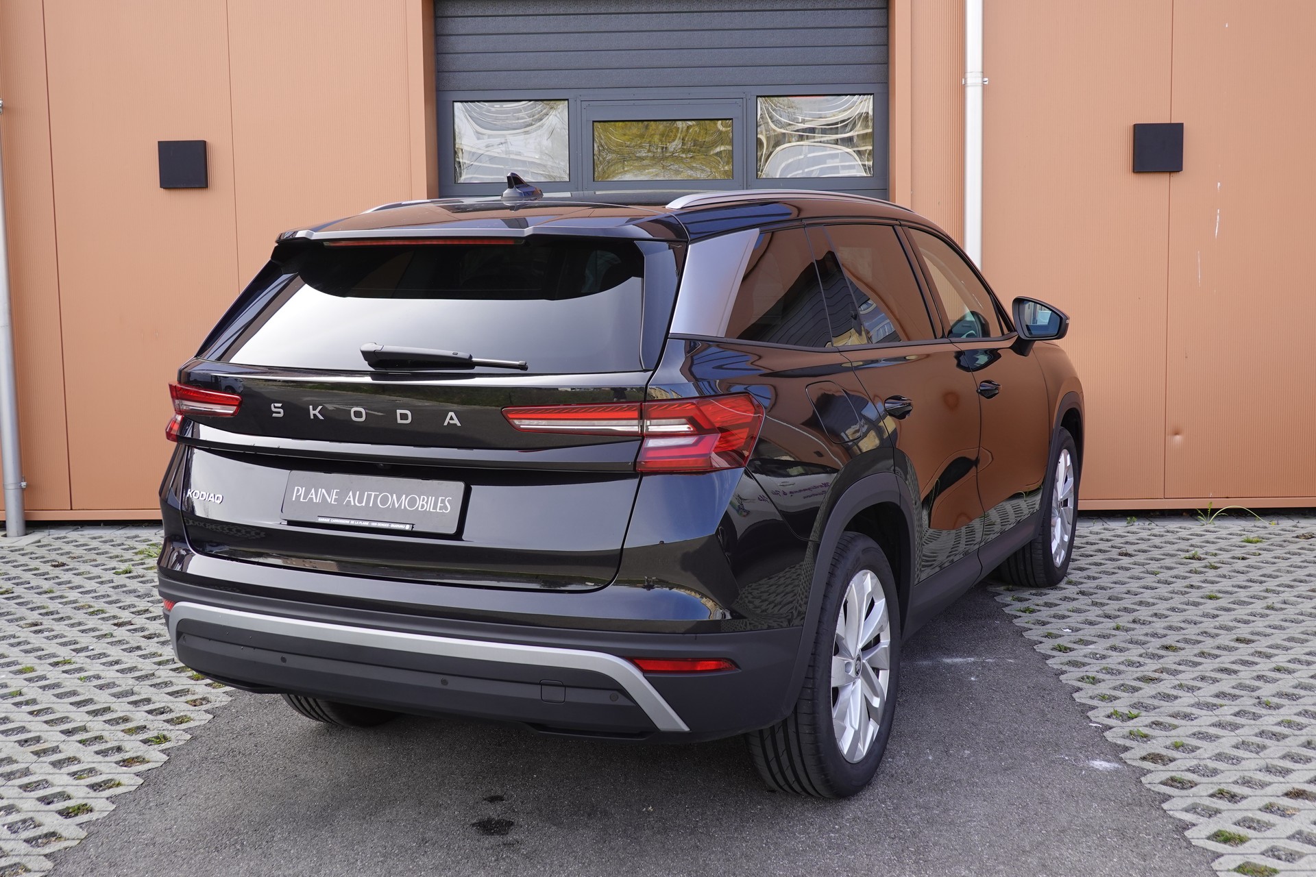 SKODA Kodiaq 1.5 TSI mHEV Selection - "Son Premium * Sièges Elect. avec mémoire * Hayon Elect. * Caméra + Capteurs * Jantes 19' "-image-7