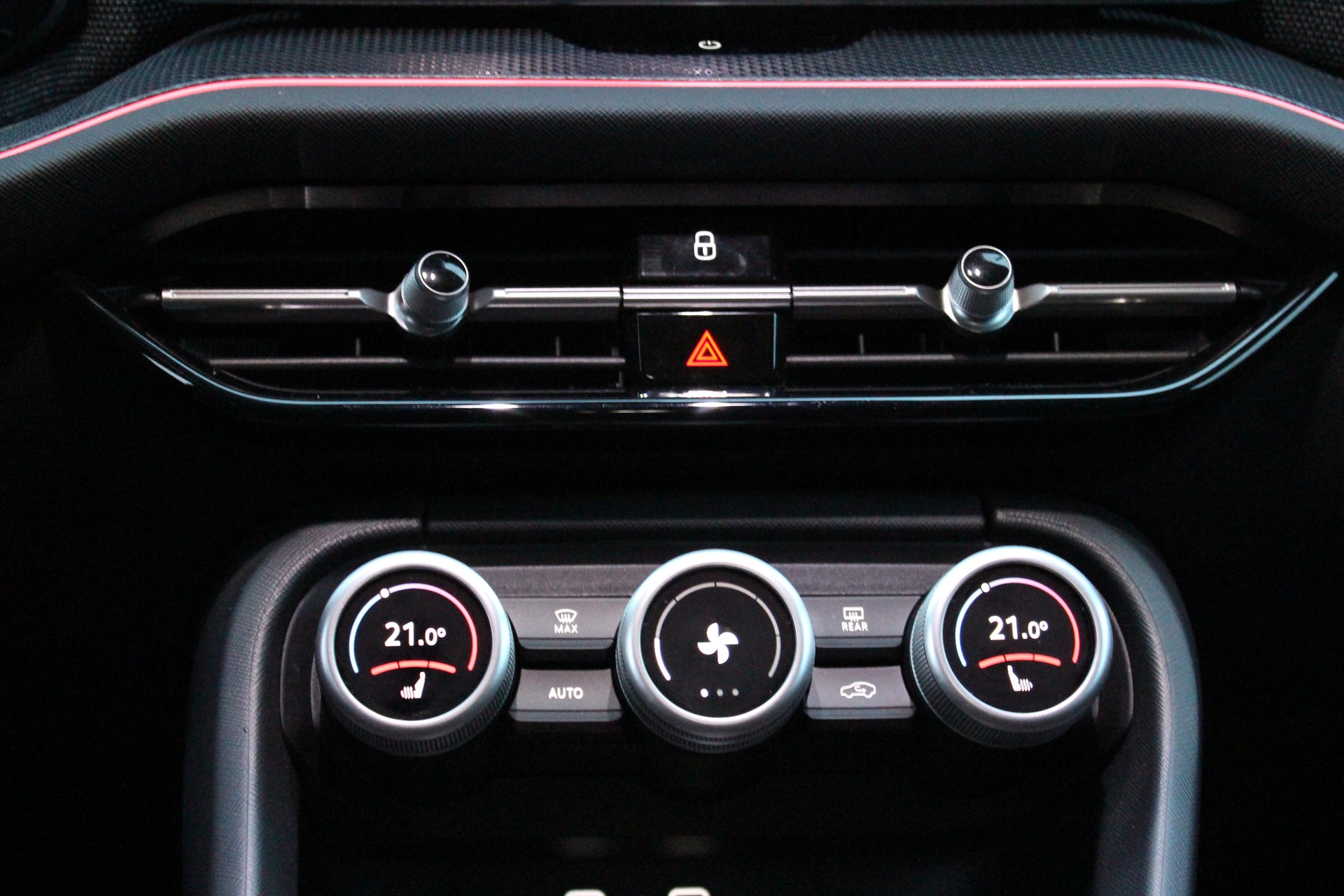 SKODA Kodiaq 1.5 TSI mHEV Selection - "Son Premium * Sièges Elect. avec mémoire * Hayon Elect. * Caméra + Capteurs * Jantes 19' "-image-13