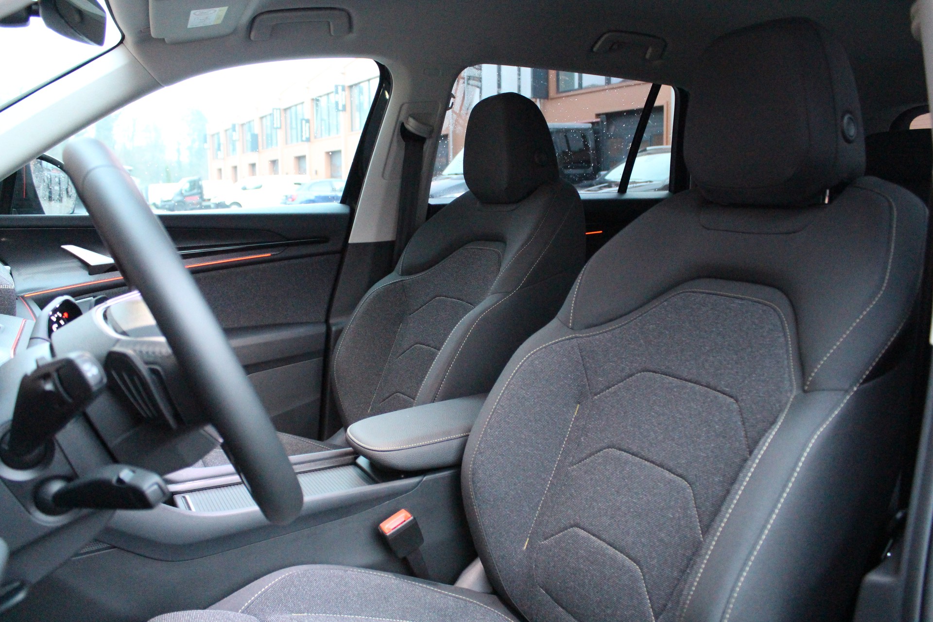 SKODA Kodiaq 1.5 TSI mHEV Selection - "Son Premium * Sièges Elect. avec mémoire * Hayon Elect. * Caméra + Capteurs * Jantes 19' "-image-20