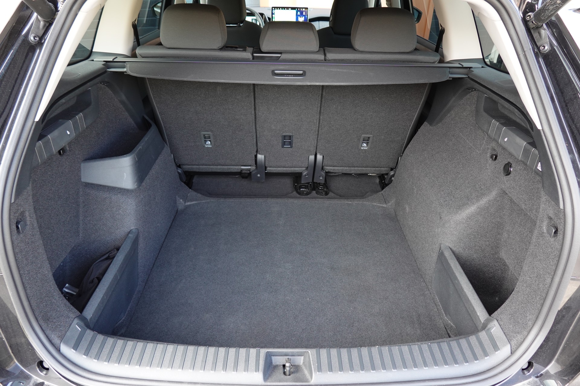 SKODA Kodiaq 1.5 TSI mHEV Selection - "Son Premium * Sièges Elect. avec mémoire * Hayon Elect. * Caméra + Capteurs * Jantes 19' "-image-8