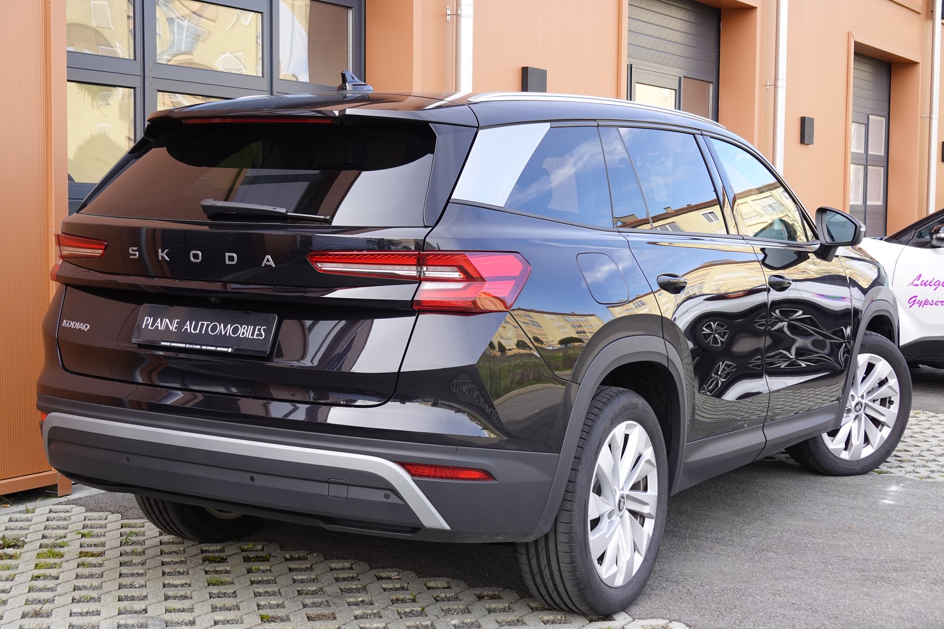 SKODA Kodiaq 1.5 TSI mHEV Selection - "Son Premium * Sièges Elect. avec mémoire * Hayon Elect. * Caméra + Capteurs * Jantes 19' "-image-5
