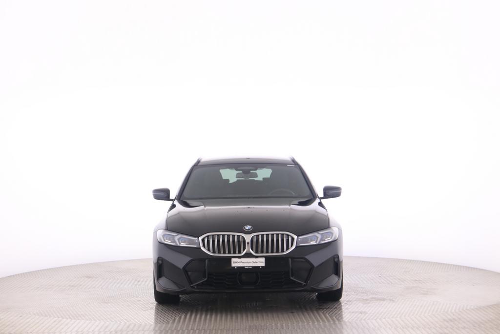 BMW 330d xDrive Touring-image-11