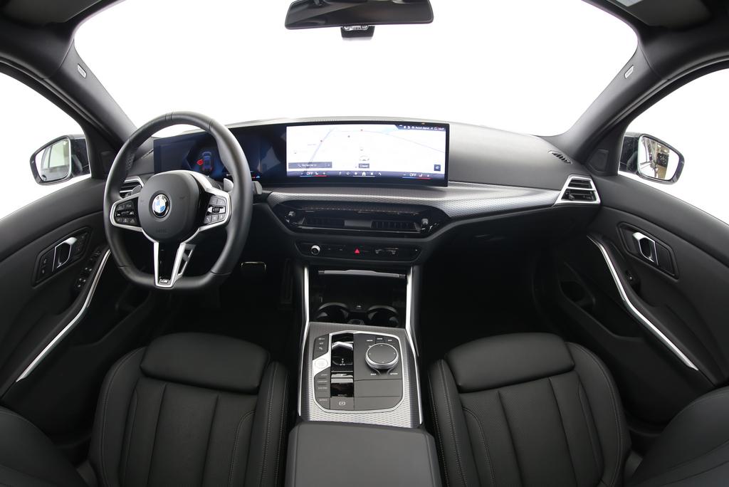 BMW 330d xDrive Touring-image-4