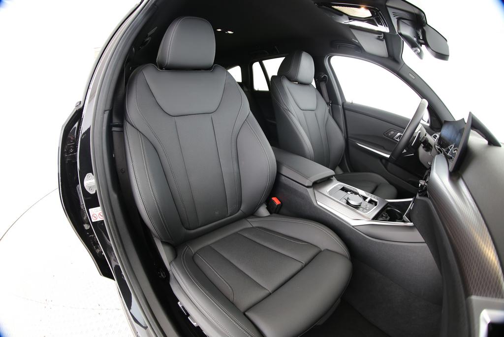 BMW 330d xDrive Touring-image-13