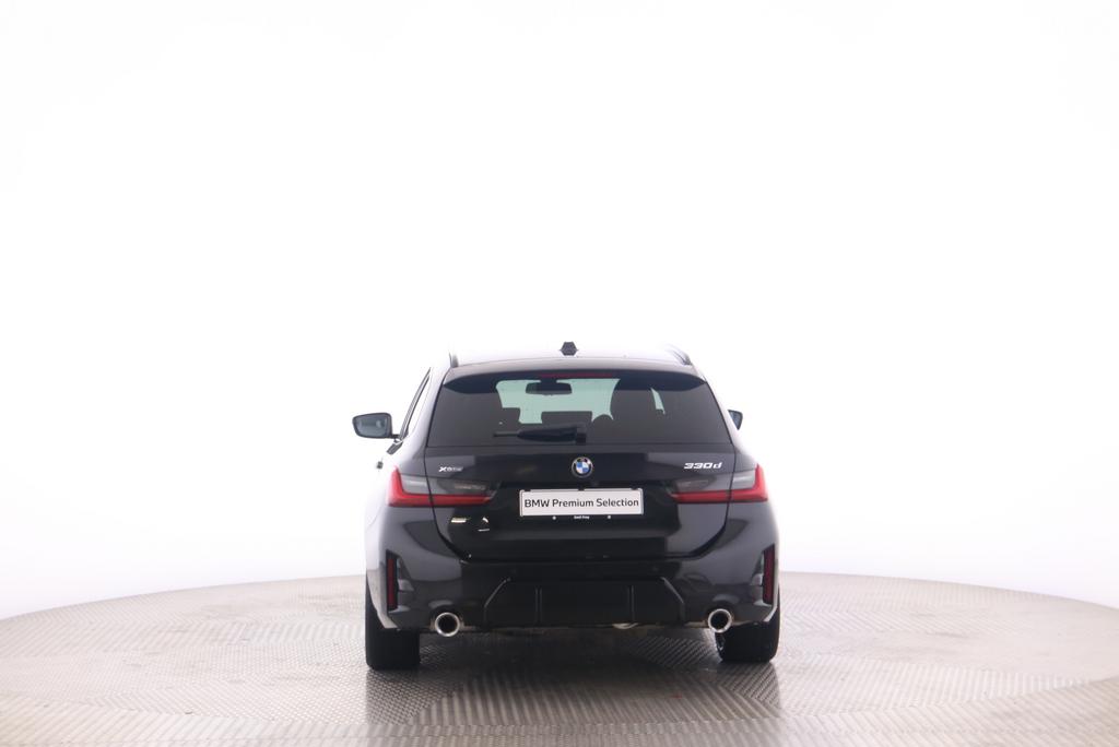 BMW 330d xDrive Touring-image-12