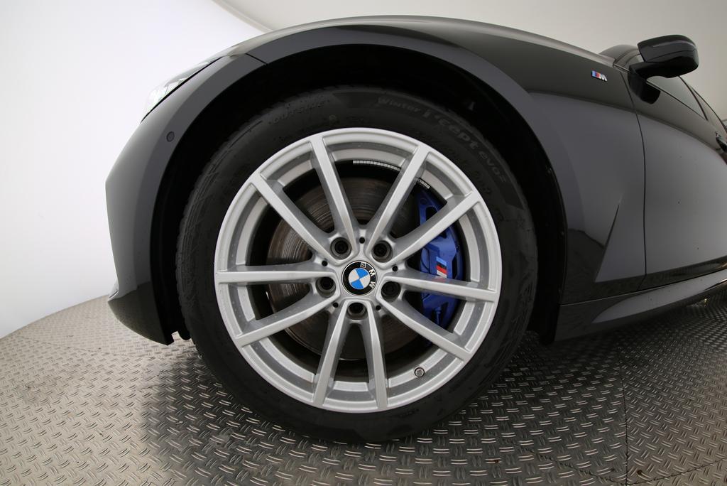 BMW 330d xDrive Touring-image-19