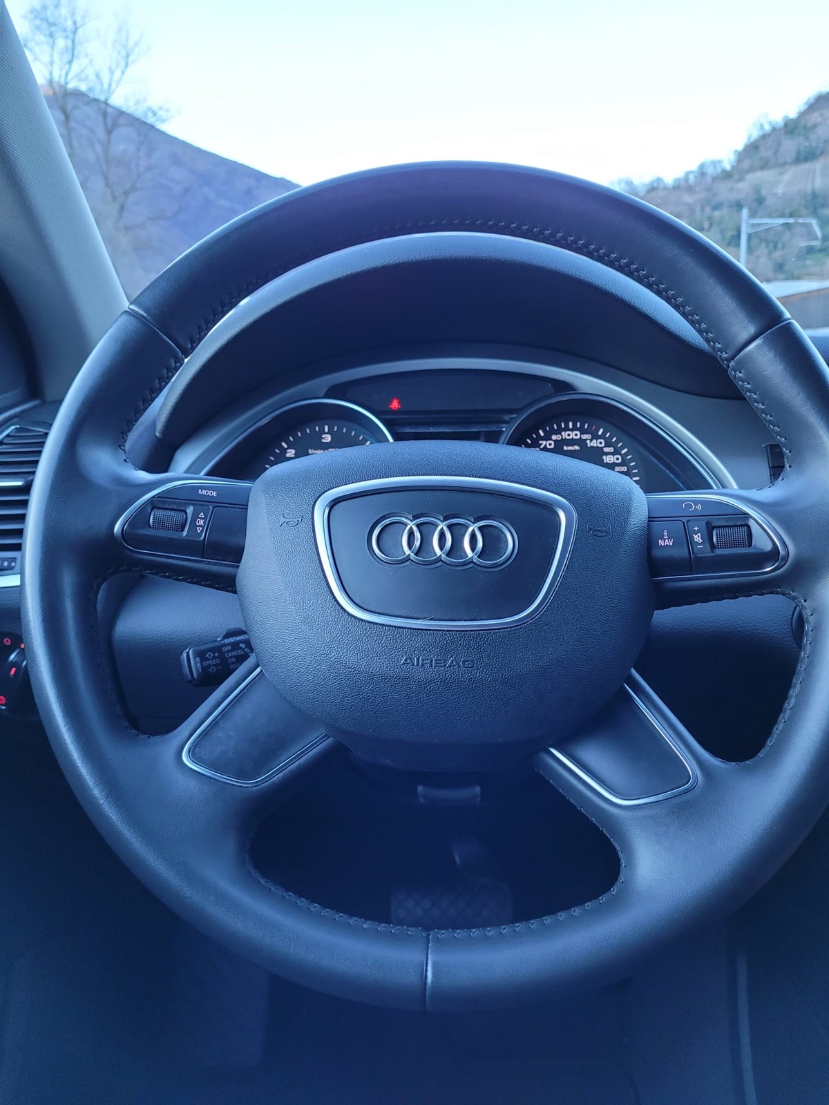 AUDI Q7 3.0 TDI quattro tiptronic-image-5