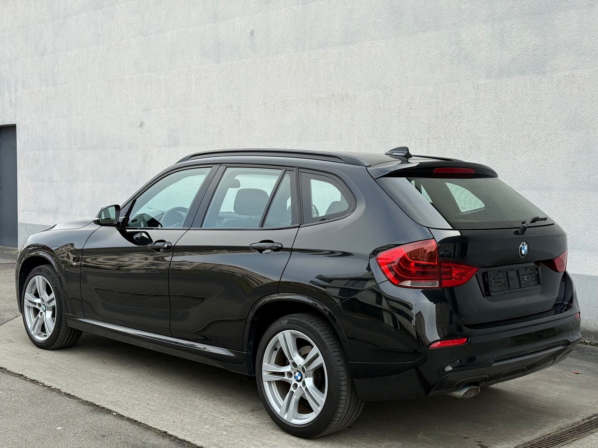 BMW X1 xDrive 18d Sport Line Steptronic M-Paket-image-2