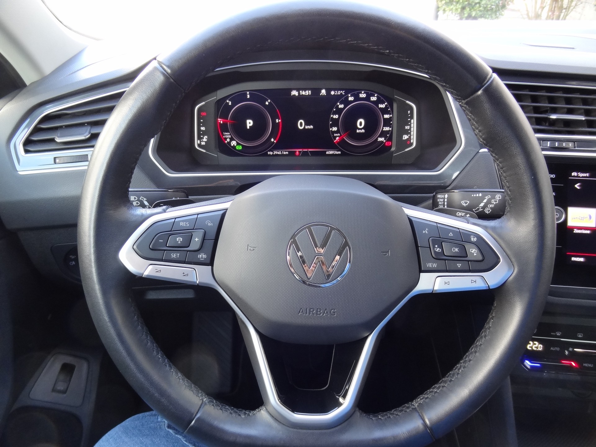 VW Tiguan 2.0 TDI SCR Elegance 4Motion DSG-image-15